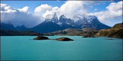 Comment s'appelle la province d'Argentine, la plus au sud du pays, proche de l'Antarctique, ayant pour chef-lieu Ushuaïa ?