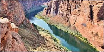 Le fleuve Colorado coule dans le Nord des Etats-Unis.