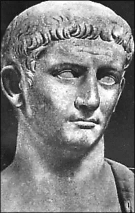 N en 10 avant Jsus-Christ, cet empereur romain, n en Gaule et qui a succd  Caligula, tait bgue :
