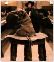 Dans la nouvelle chanson du Choixpeau Magique, que disait Helga Pouffsouffle ?