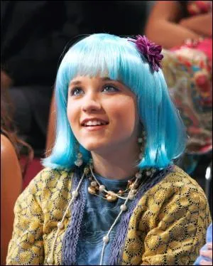 Comment s'appelle la copine de Hannah Montana ?