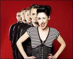 Qu'est-ce que Superbus ne chante pas ?