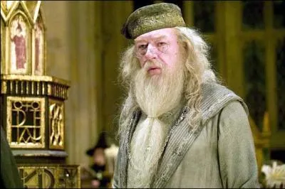 Quelle est la formule qu'utilise Dumbledore pour librer Krum aprs qu'il ait t stupfix ?