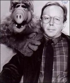 N en 1943, cet acteur amricain est surtout connu pour avoir t Willie Tanner pendant quatre ans, en compagnie d'Alf, dans la srie ponyme :