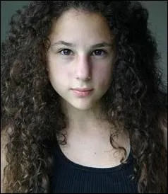 Ne en 1992, cette actrice a jou dans 'L'Homme bicentenaire'. Elle est la soeur d'un acteur nomm Jesse, qui est en train de percer, notamment grce  son rle dans 'The Social Network' :