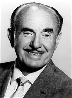 N en 1892, il a cr, avec ses trois frres, une boite de production cinmatographique encore trs clbre et puissante aujourd'hui :