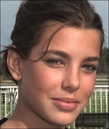 Ne en 1986, elle est la fille de Caroline de Monaco :