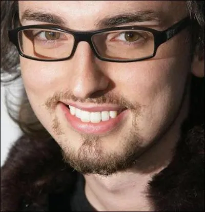 N en 1983, ce chanteur, surnomm 'La Tortue', a commenc dans l'mission 'Nouvelle Star' :