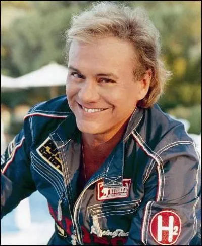 N en 1954, ce chanteur franais a combin les prnoms de deux Prsidents de la Rpublique pour crer son pseudo :