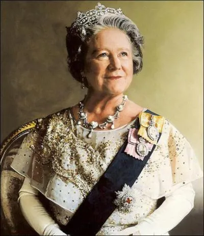 Ne en 1900, de par son mariage avec le prince Albert (devenu plus tard George VI), elle est devenue reine du Royaume-Uni. Aujourd'hui, on l'appelle gnralement 'La reine-mre' :