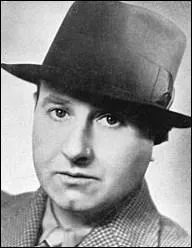 N en 1901, il a notamment ralis 'La Traverse de Paris' ou 'Le diable au corps' :