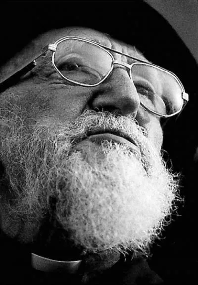 N en 1912, il est le fondateur du mouvement Emmas :