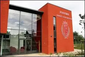 Comment s'appelle l'acadmie du Standard ?