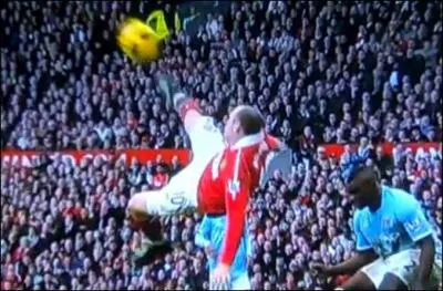 Quel joueur anglais a fectu une Magnifique Retourne acrobatique Face  Manchester City ?