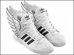 A qui Percy Jackson va-t-il donner ses chaussures ailes ?