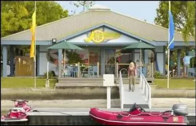 Quel est le nouveau nom du 'Juice Net Caf' ?