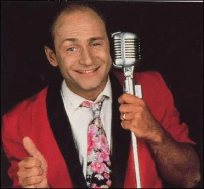 'La Zoubida' est chant par le prsentateur dlur :