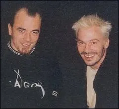 Quel chanteur nous apprend la langue des signes avec son tube 'Savoir aimer' ?