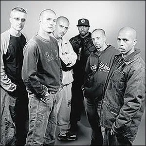 'Je Danse Le Mia' est chant par le groupe de rap...