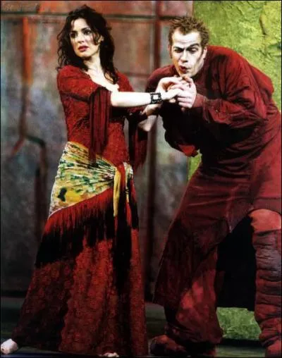 'Belle' est le titre phare de la comdie musicale 'Le Bossu de Notre-Dame', par qui est-il chant ?