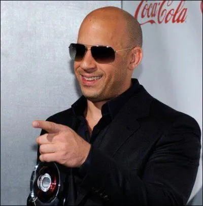 En 2001, il obtint une renomme mondiale grce  quel film ?