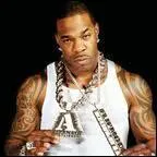 Comment s'appelle ce chanteur ?