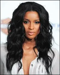 Comment s'appelle cette chanteuse ?