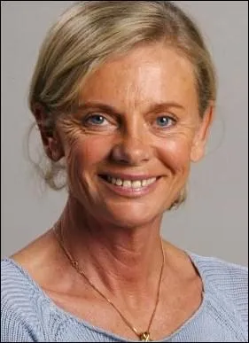 Ne en 1946, cette femme politique franaise, qui a t plusieurs fois ministre, appartient au Parti Socialiste :