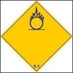 Comment s'appelle le produit que transporte un camion ayant ce panneau ?