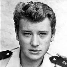 Quelle chanson a t enregistre par Johnny Hallyday, durant son sjour au service militaire ?