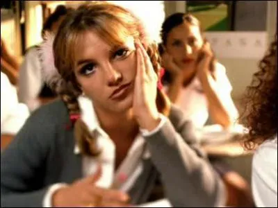 Notre Chre Brit-Brit nous fait dcouvrir son premier tube...