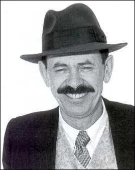 'Scatman (Ski-Ba-Bop-Ba-Dop-Bop)' est chant par ce papi...