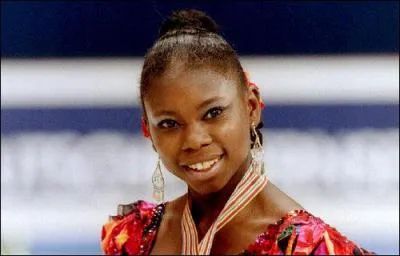 Surya Bonaly. Patineuse franaise. Combien de fois a-t-elle t championne d'Europe dans les annes 1990 ?