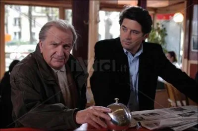 Pierre Mondy est le commissaire ... .