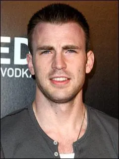 Quels hros de comics amricain ont tous les deux t incarns par Chris Evans au cinma ?
