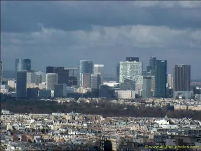 Mais Eusebius oublie un ingrdient primordial dans la composition de sa potion et Godefroy et Jacquouille se retrouvent propulser...
