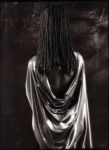 Qui chantait 'Avant d'tre avec elle, j'ai connu bien des filles, parmi les plus belles, celles qui scintillent' ?