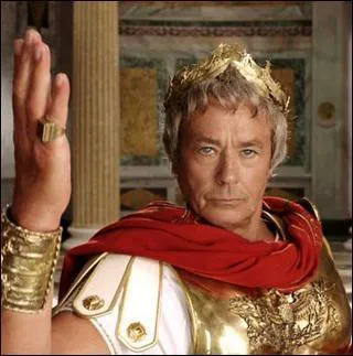 Qui interprte Csar dans ' Astrix au jeux olympiques' ?