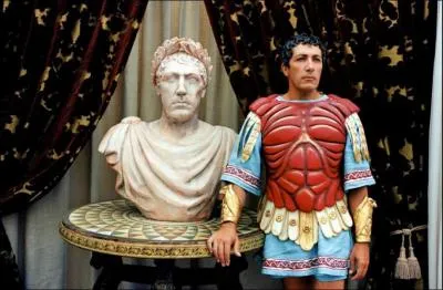 Qui interprte Csar dans ' Astrix et Oblix : Mission Cloptre' ?