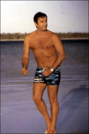 Jeune, Aldo Maccione tait l'archtype de ce personnage jou par Franck Dubosc. ' H, la Classe'.