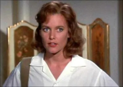 Carey Lowell est Pam Bouvier ... James Bond est :