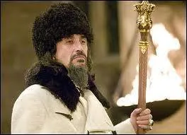 Comment se nomme ce Mangemort, tout de blanc vtu ?