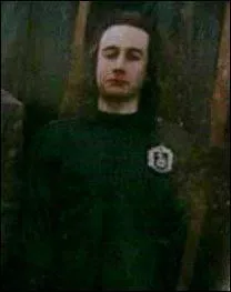 Comment se nomme ce Mangemort, ici sur une ancienne photo ?