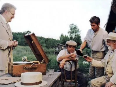 Dussollier est amde, un homme passionn de lecture qui se retrouve au bord d'un tang avec ses amis Garris, Ritoune et Pp la reinette.