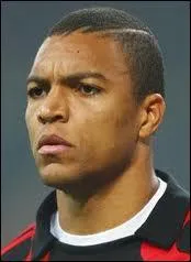 Qui est ce footballeur ?