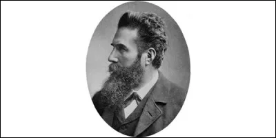 Quels rayons Wilhelm Röntgen a-t-il découverts ?