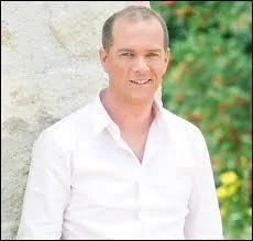 Quel est ce journaliste-prsentateur qui officie au journal de 20 heures sur TF1 ?