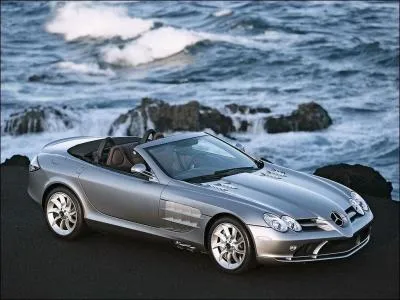 Quelle est la marque de cette voiture ?