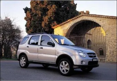 Quelle est la marque de cette voiture ?