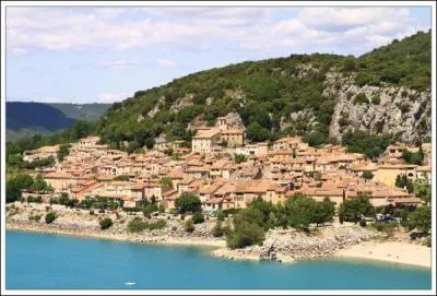 Comment s'appelle cette commune varoise ?